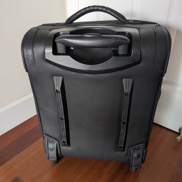 Eagle Creek Flatbed Carry-On Rollaboard 20" Wheeled Duffel, 38L - Picture 4 of 16